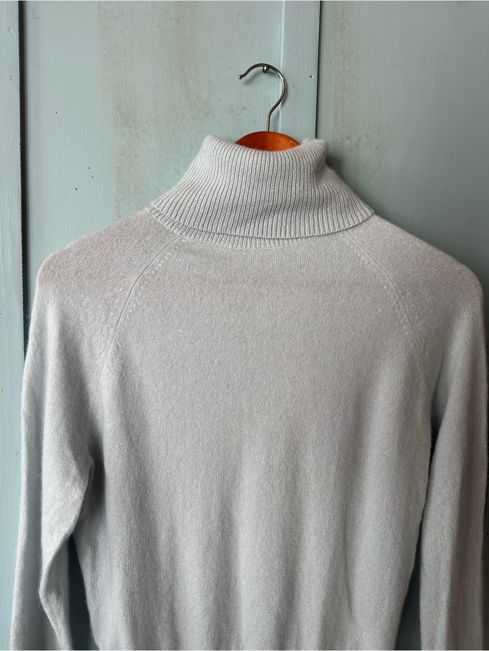 White + Warren Light Gray 100% Cashmere Turtleneck Sweater - Picture 4 of 9